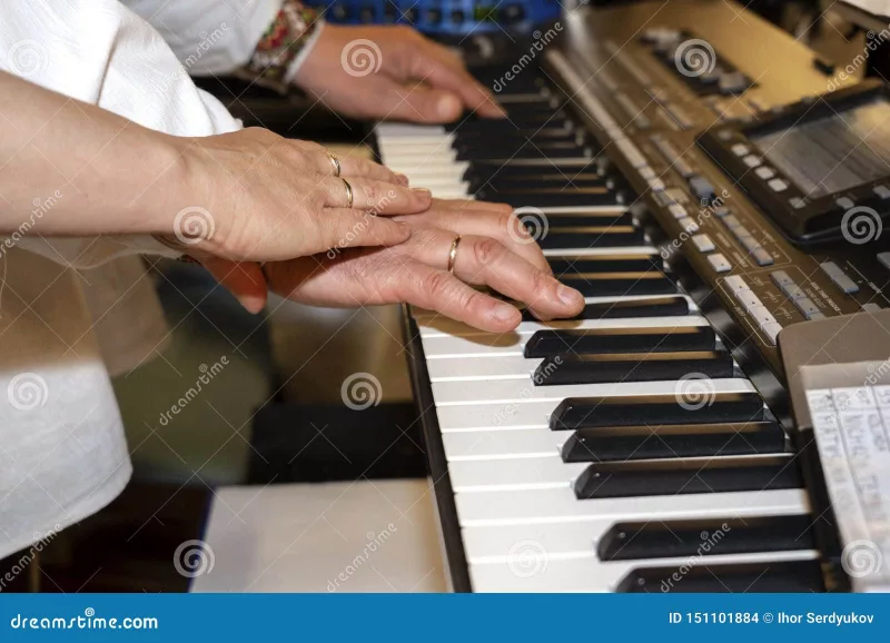 Luyện tập piano