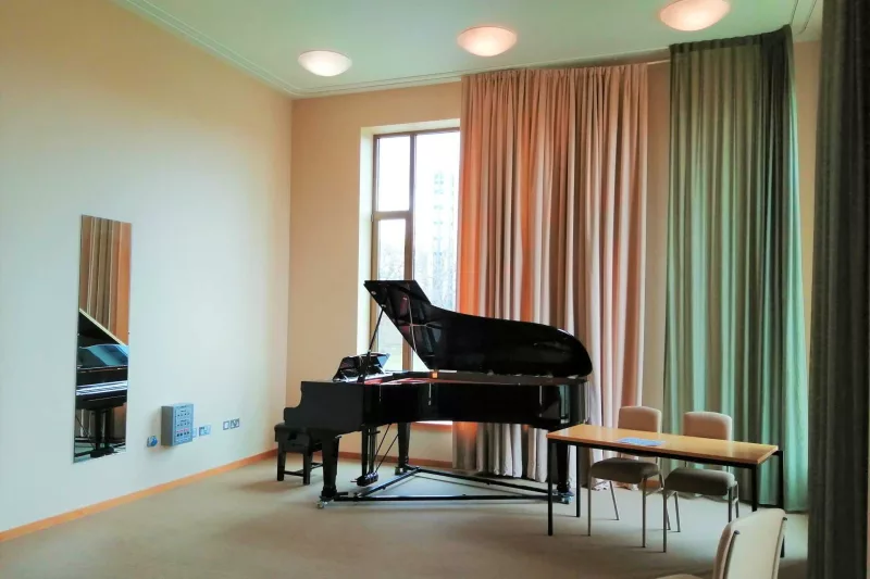 Luyện tập piano
