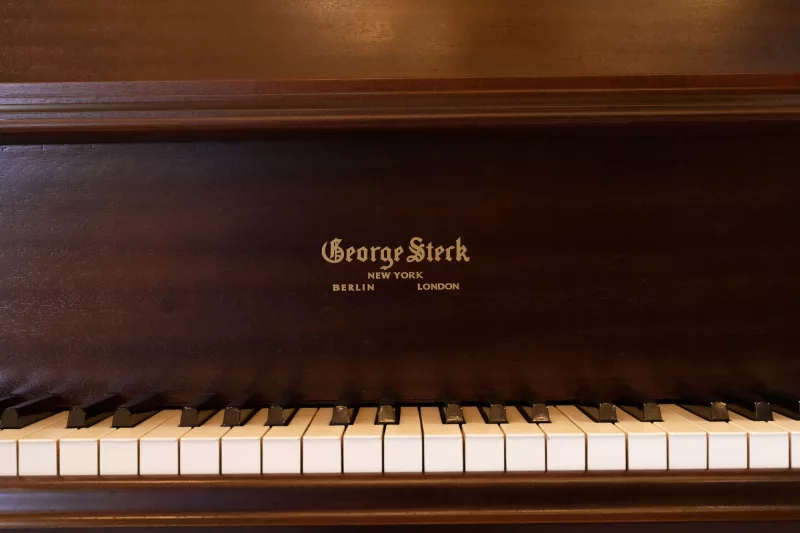 Grand Piano chính hãng tại Phú Yên