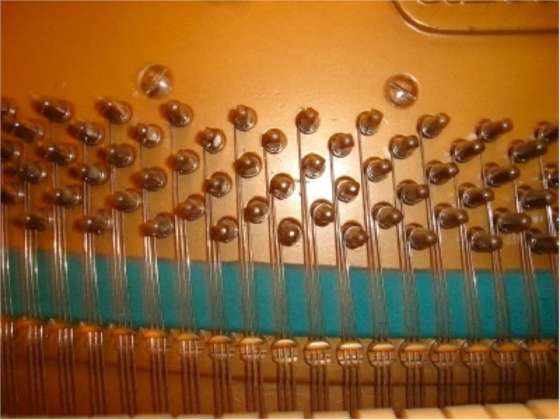 Chi tiết piano cao cấp tại Quảng Trị
