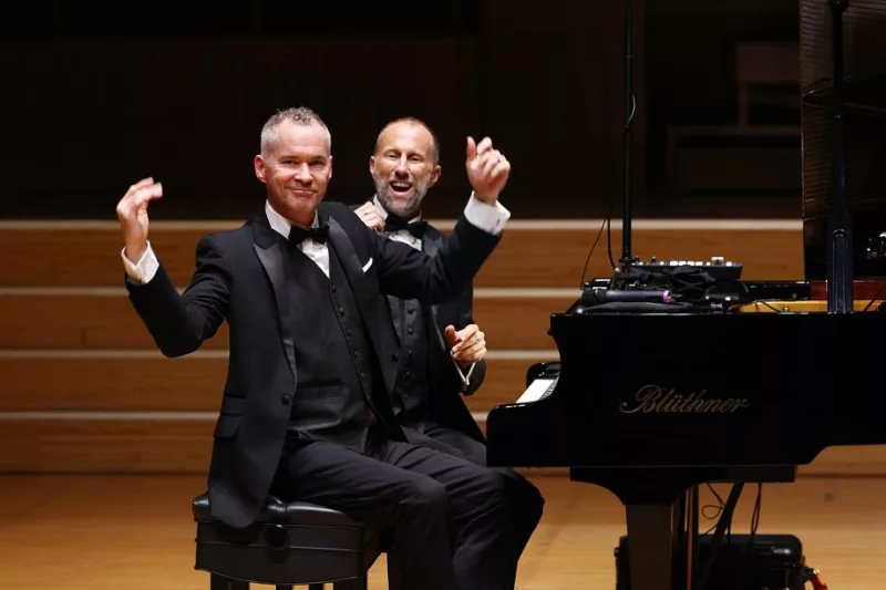 Học Thuộc Piano Nhanh Như Chớp: Bí Kíp "Đánh Lừa" Não Bộ Để Chơi Trôi Chảy Sau 1