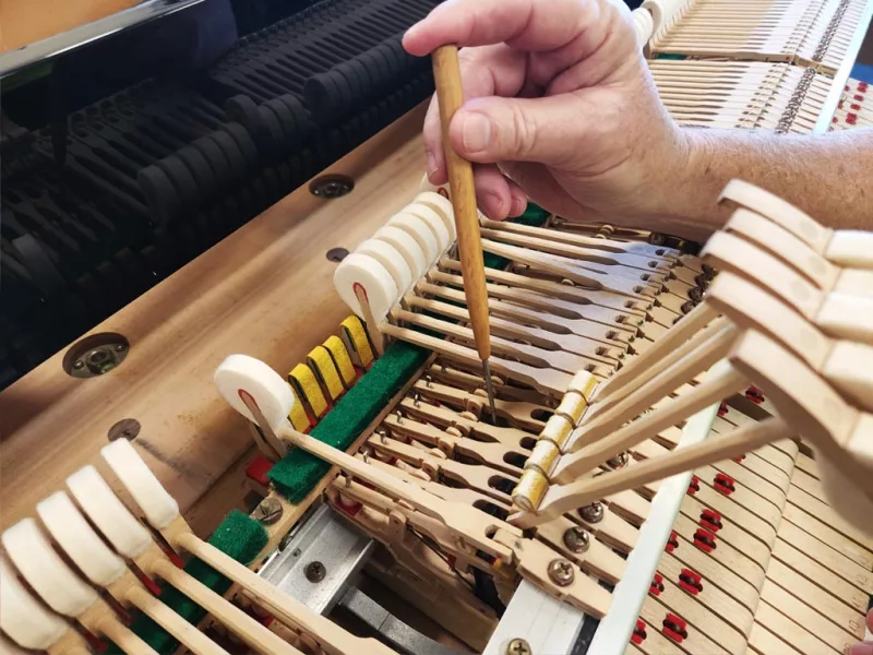 Phím Piano 'Đơ': Giải Mã Hiện Tượng 'Mất Lực Hút' Và Nghệ Thuật Phục Hồi Độ Nhạy