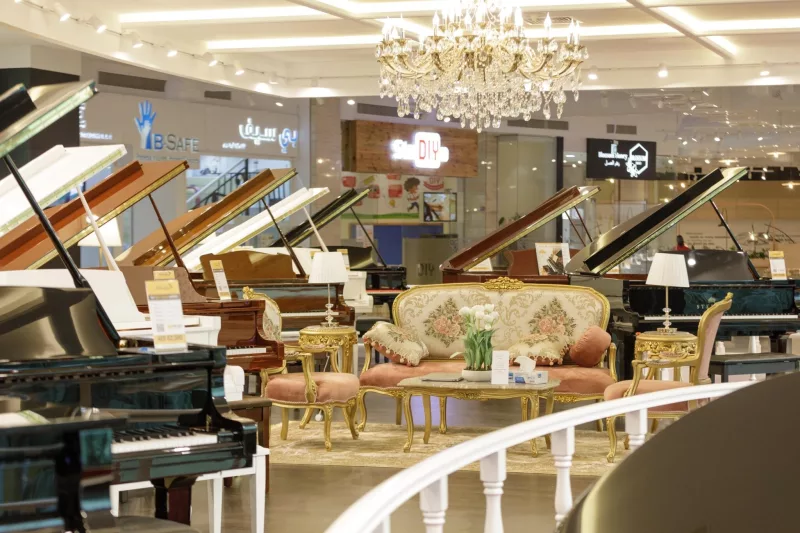 Piano "Im Lặng Đột Ngột": Giải Mã Hiện Tượng Nút Giảm Âm Bị Kẹt & Cách Khắc Phục