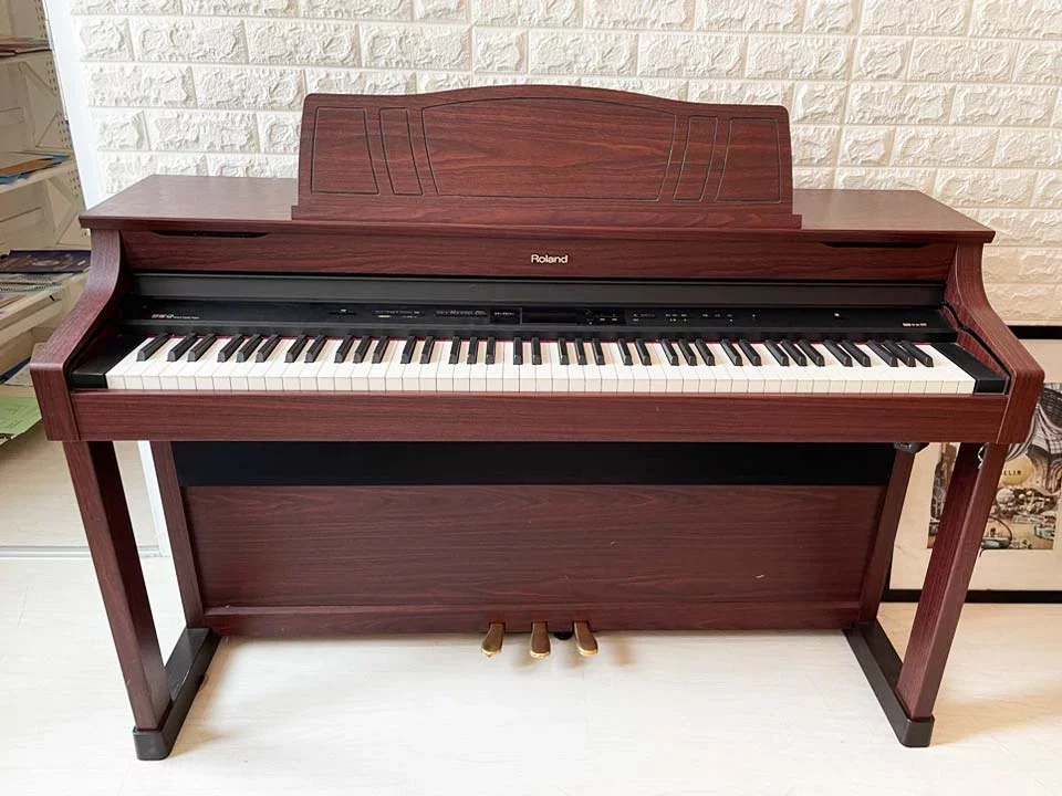 ROLAND HP-307 GP - Hình ảnh chính