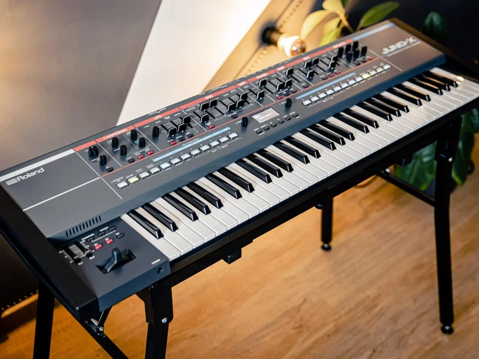 ROLAND JUNO-X - Hình ảnh chính