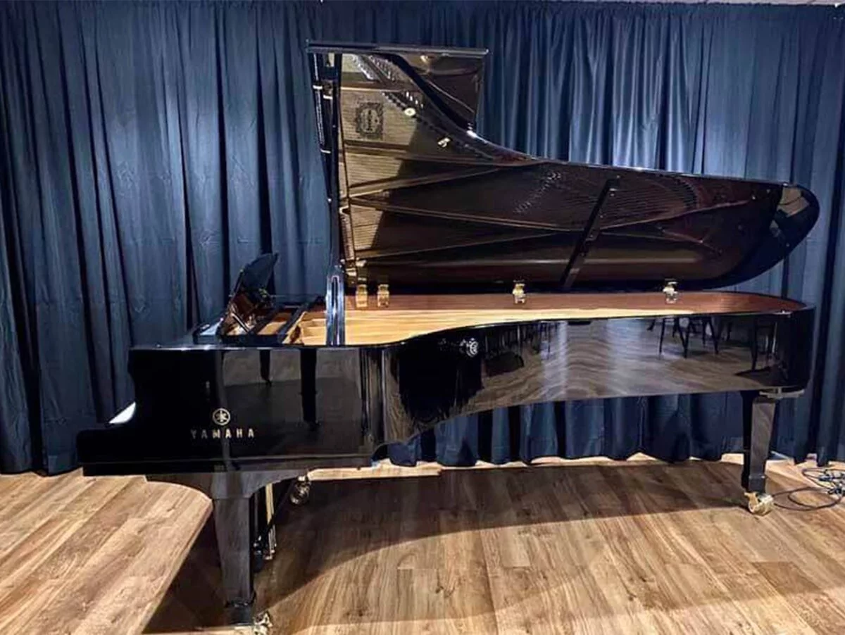 YAMAHA CFIIIS - Hình ảnh chính
