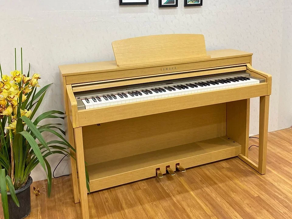 YAMAHA CLP-440 C - Hình ảnh chính
