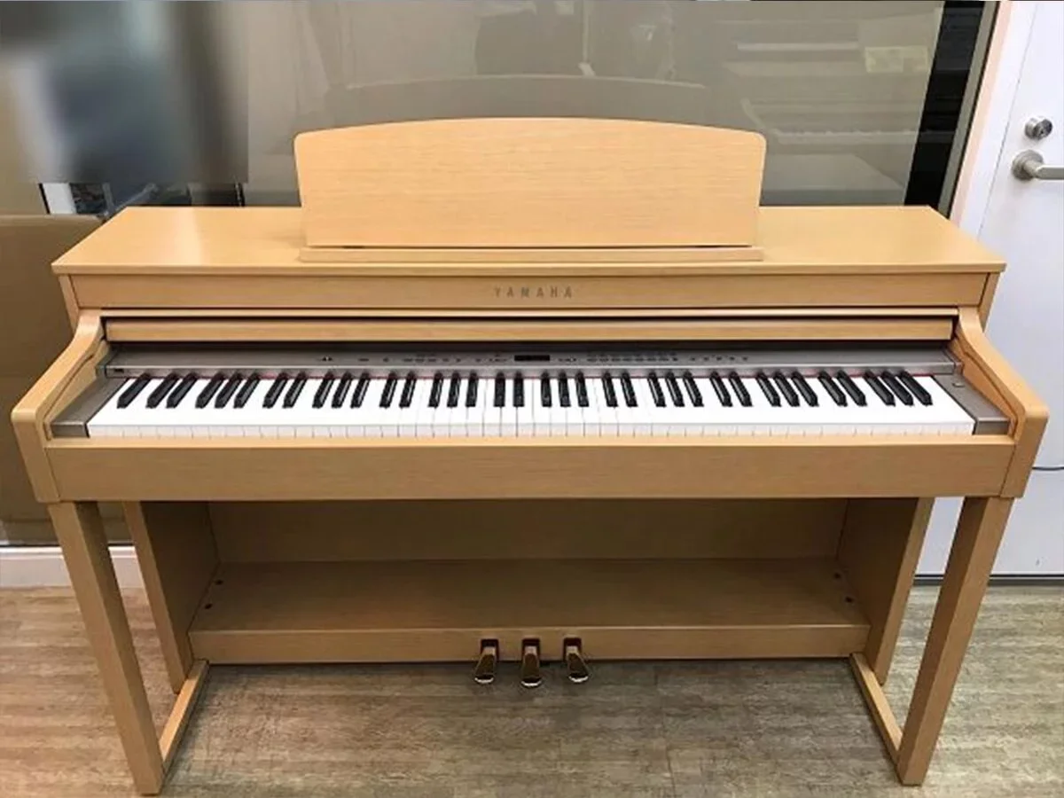 YAMAHA CLP-440 C - Chi tiết 1