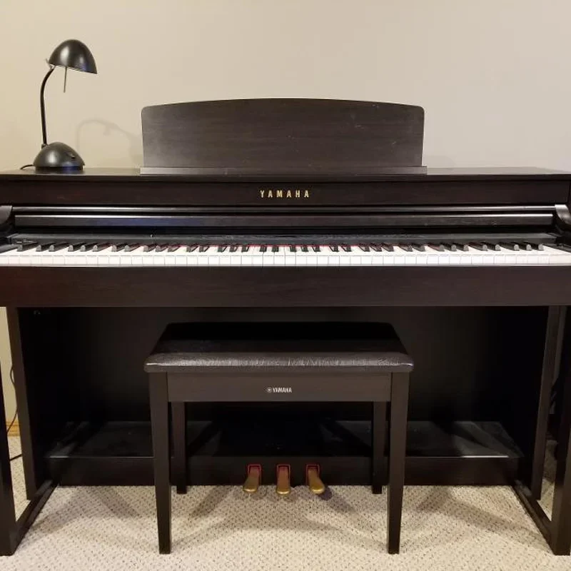 YAMAHA CLP-440 M - Hình ảnh chính