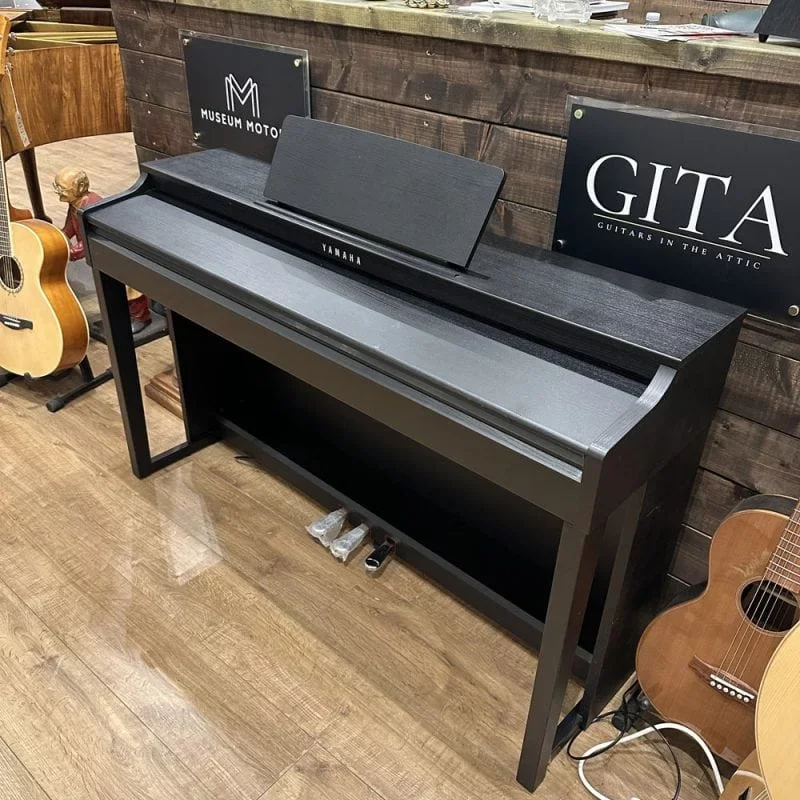 YAMAHA CLP-525 - Chi tiết 2