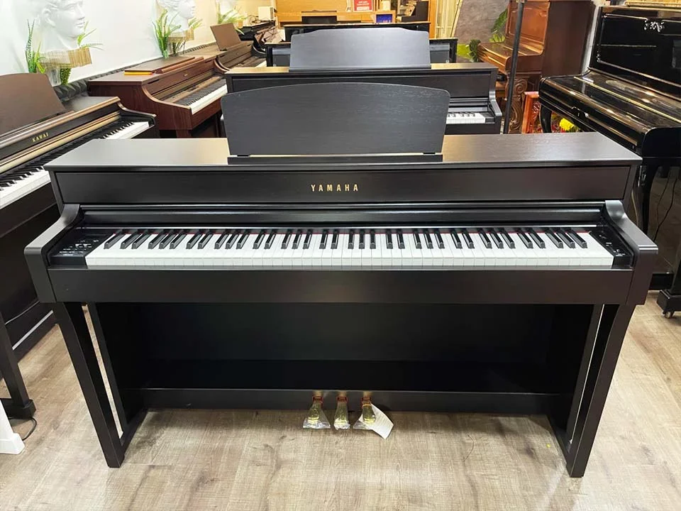 YAMAHA CLP-635 R - Chi tiết 1