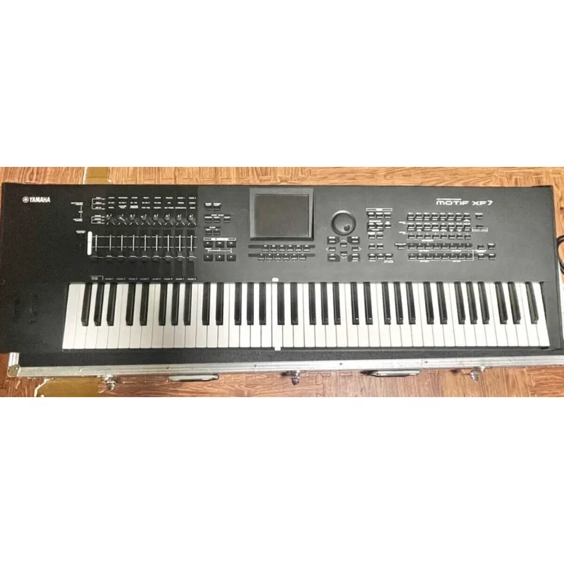 Yamaha MOTIF XF7 - Chi tiết 1