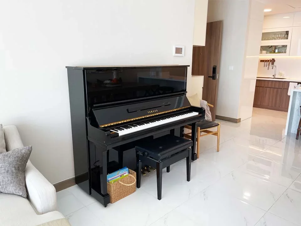 YAMAHA U30BL - Hình ảnh chính