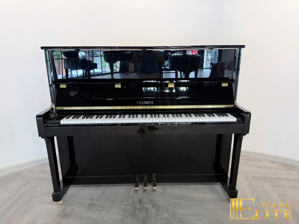 Review FEURICH 122 Universal (Black Polished - Brass) – Hình ảnh thực tế tại showroom Elite Piano
