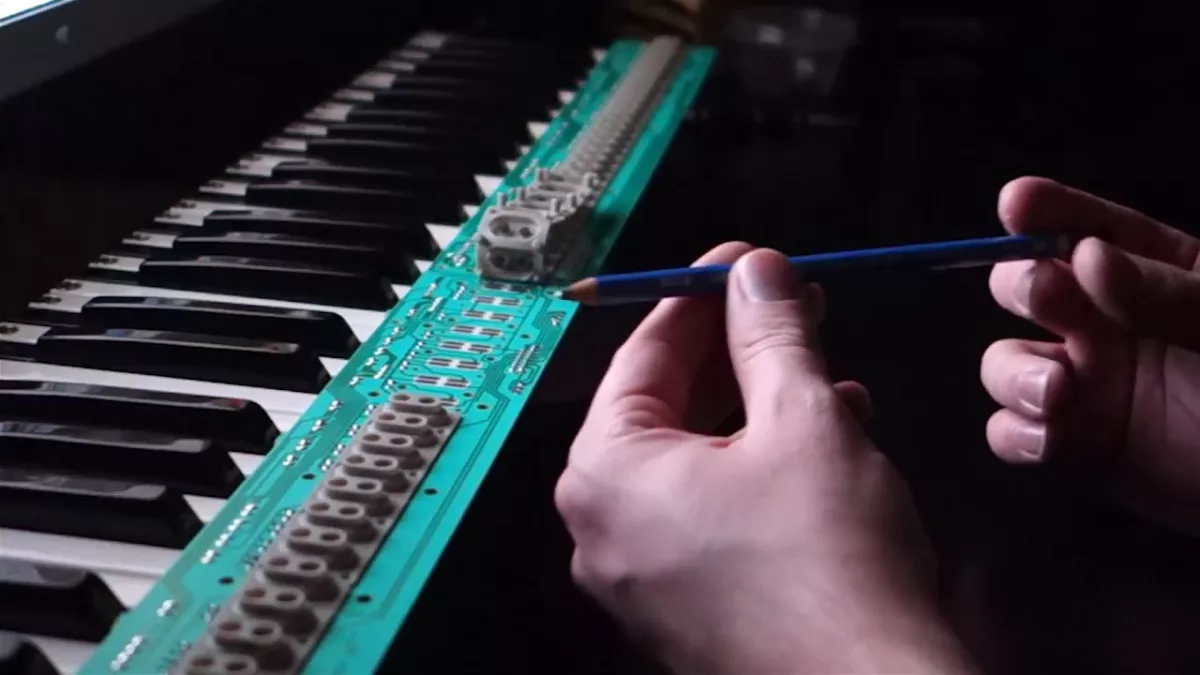 Phục hồi phím đàn piano cũ