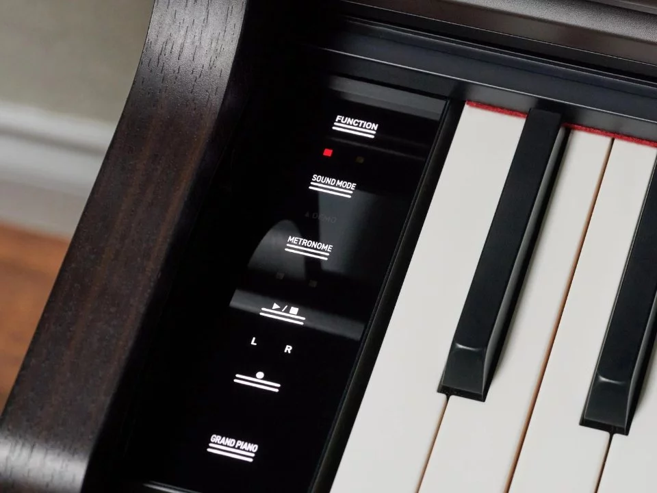 Review Casio AP-550 Rosewood (R) – Hình ảnh thực tế tại showroom Elite Piano