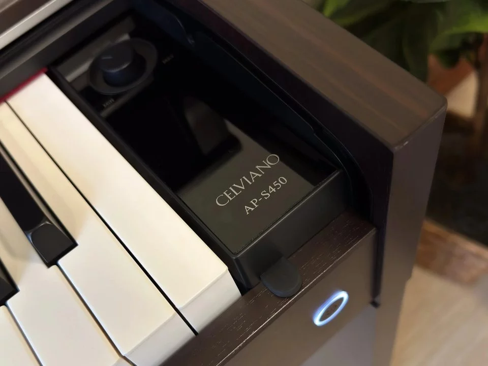 Casio AP-S450 Rosewood (R) tại Elite Piano TP.HCM – Không gian trưng bày