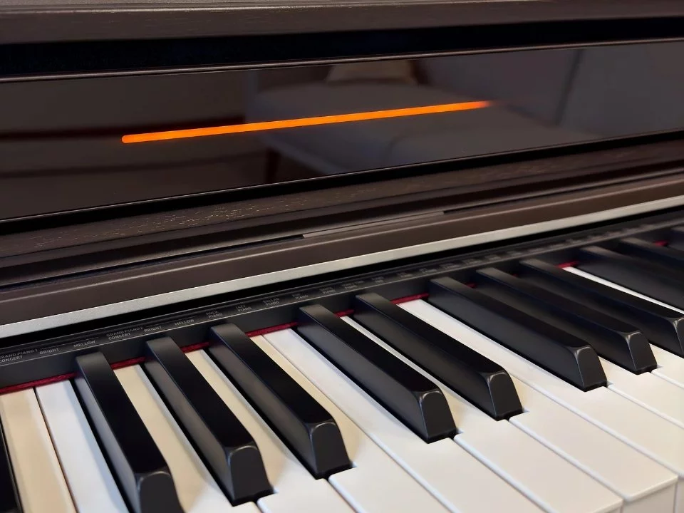 Casio AP-S450 Rosewood (R) – Ghế đàn và phụ kiện đi kèm