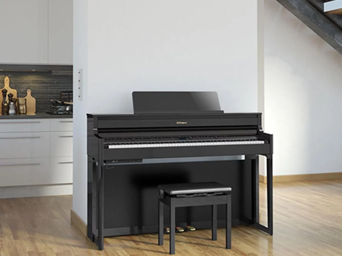 Review ROLAND HP-704 DR (New) – Hình ảnh thực tế tại showroom Elite Piano