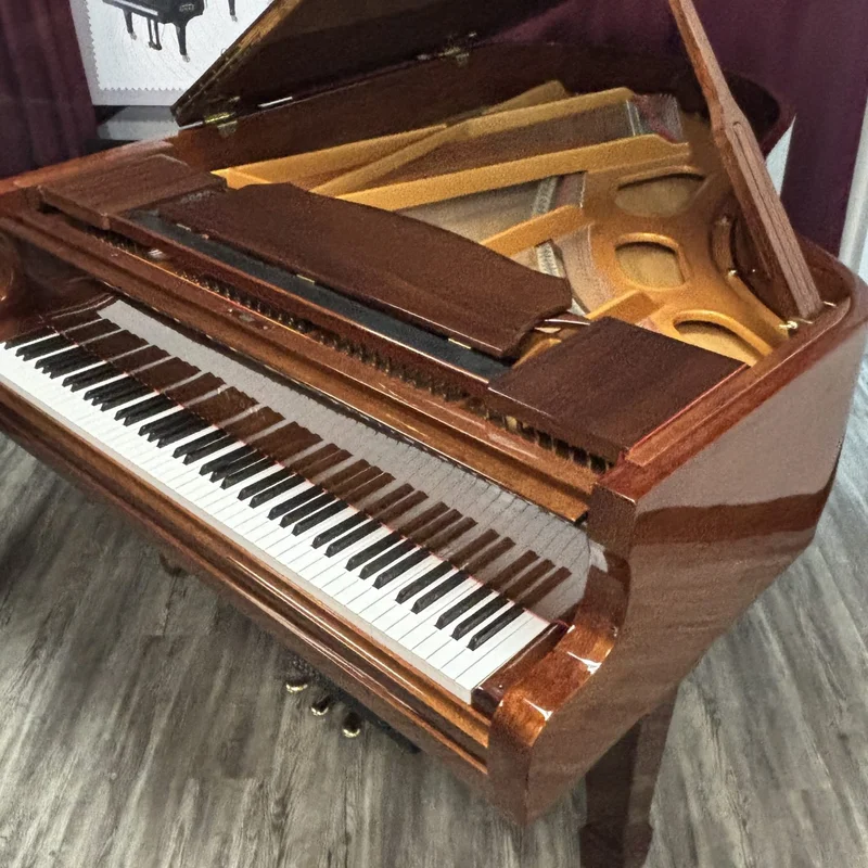 Estonia L190 Pyramid Mahogany – Toàn cảnh thiết kế tại Elite Piano