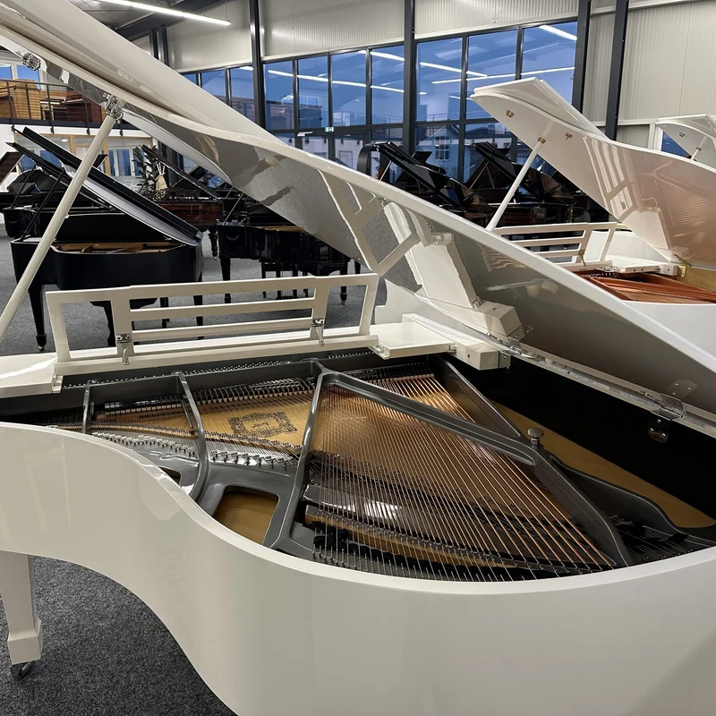FEURICH 179 - "DYNAMIC II" (White Polish & Chrome)