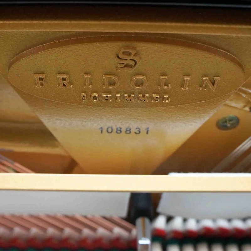 Fridolin Schimmel F121 Tradition (White High Gloss) – Toàn cảnh thiết kế tại Elite Piano
