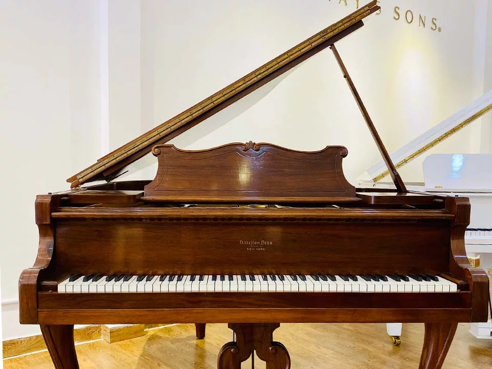 Hazelton Bros Louis XV - Đàn Piano Kawai tại Elite Piano