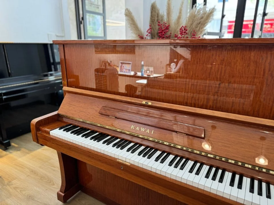Đàn piano Kawai BL61 Superior tại showroom Elite Piano