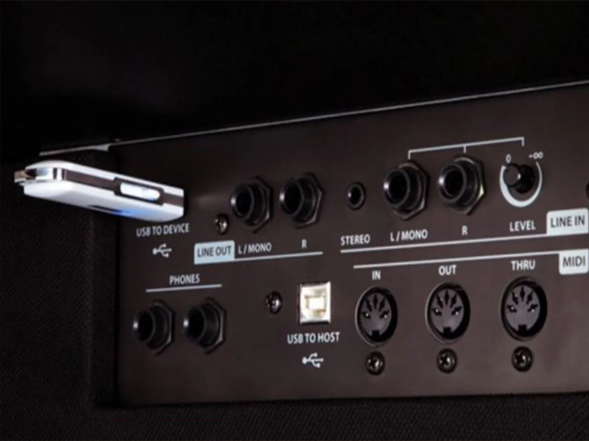 KAWAI CA91 R – Mặt sau và hệ thống dây đàn Kawai