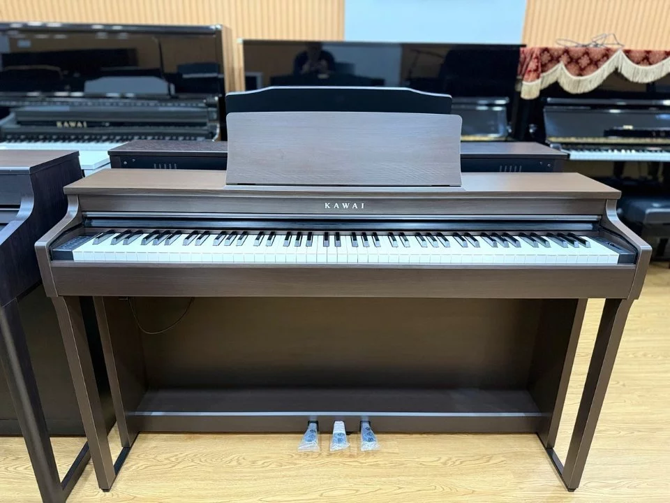 KAWAI CN29 DW – Mặt sau và hệ thống dây đàn Kawai