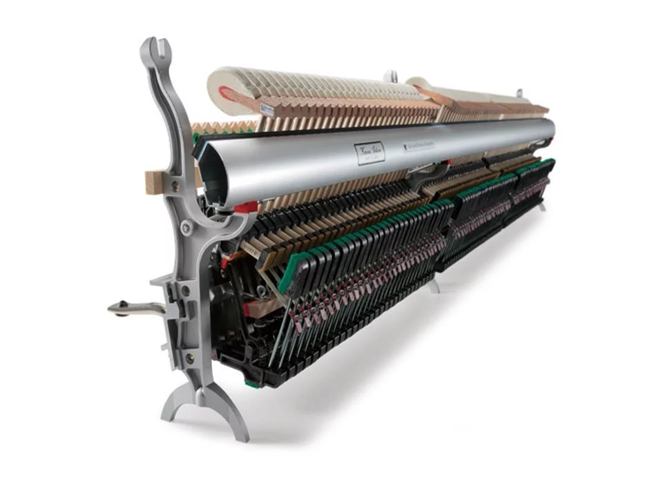 KAWAI K-300 EP – Mặt sau và hệ thống dây đàn Kawai