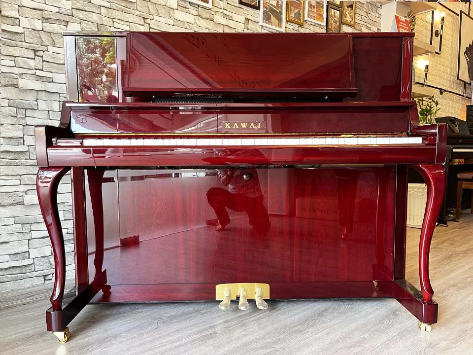 KAWAI KT400 M – Mặt sau và hệ thống dây đàn Kawai