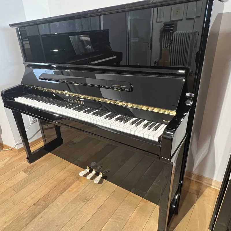 Review Konzert K132 Tradition (Mahogany Polish) – Hình ảnh thực tế tại showroom Elite Piano