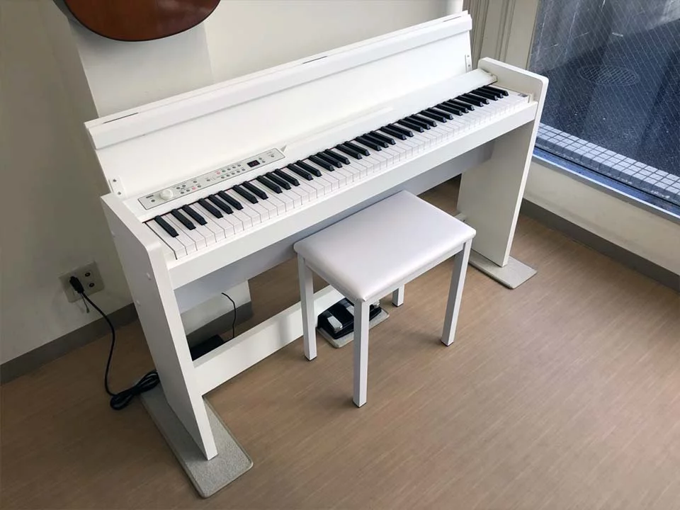 KORG LP-380U WH