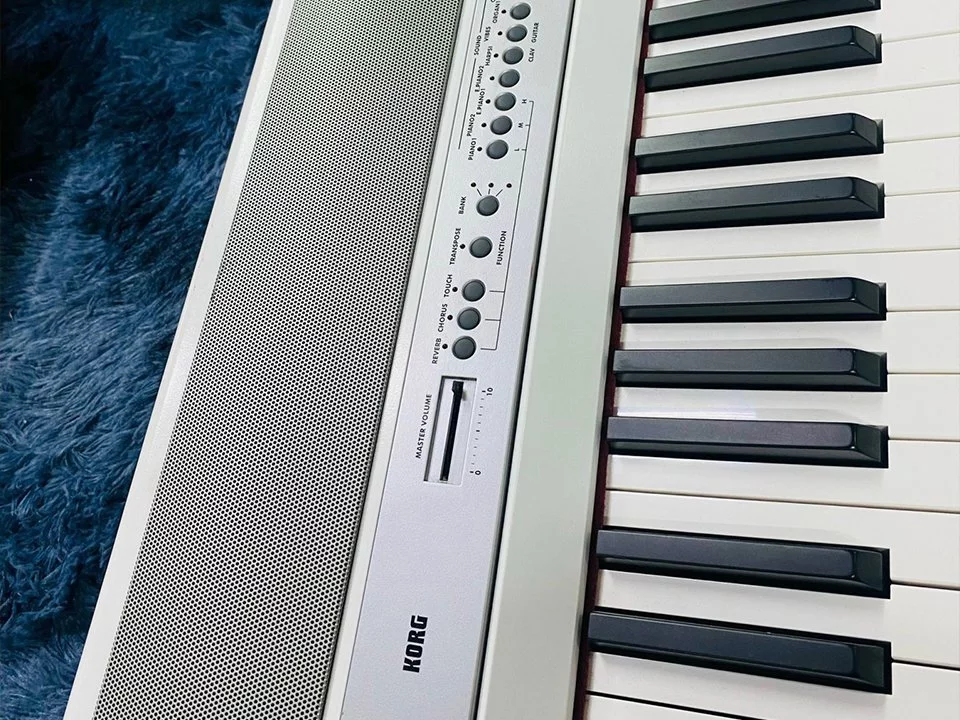 Showroom Elite Piano trưng bày KORG SP-250