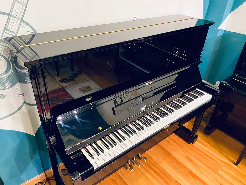 MIKI A36 PE – Toàn cảnh thiết kế tại Elite Piano