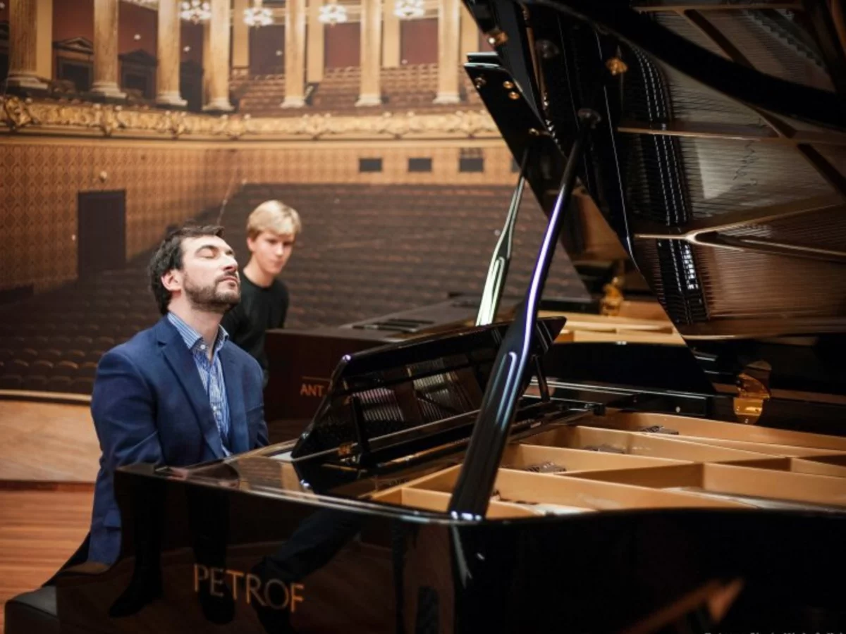 P-159 BORA – Toàn cảnh thiết kế tại Elite Piano