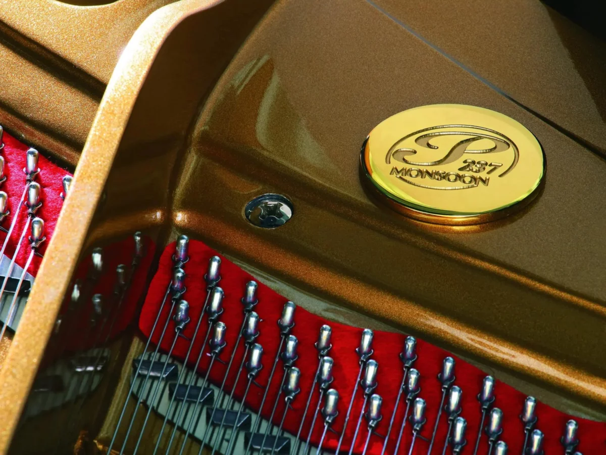 Không gian trưng bày đàn piano Petrof P-237 Monsoon tại showroom Elite Piano