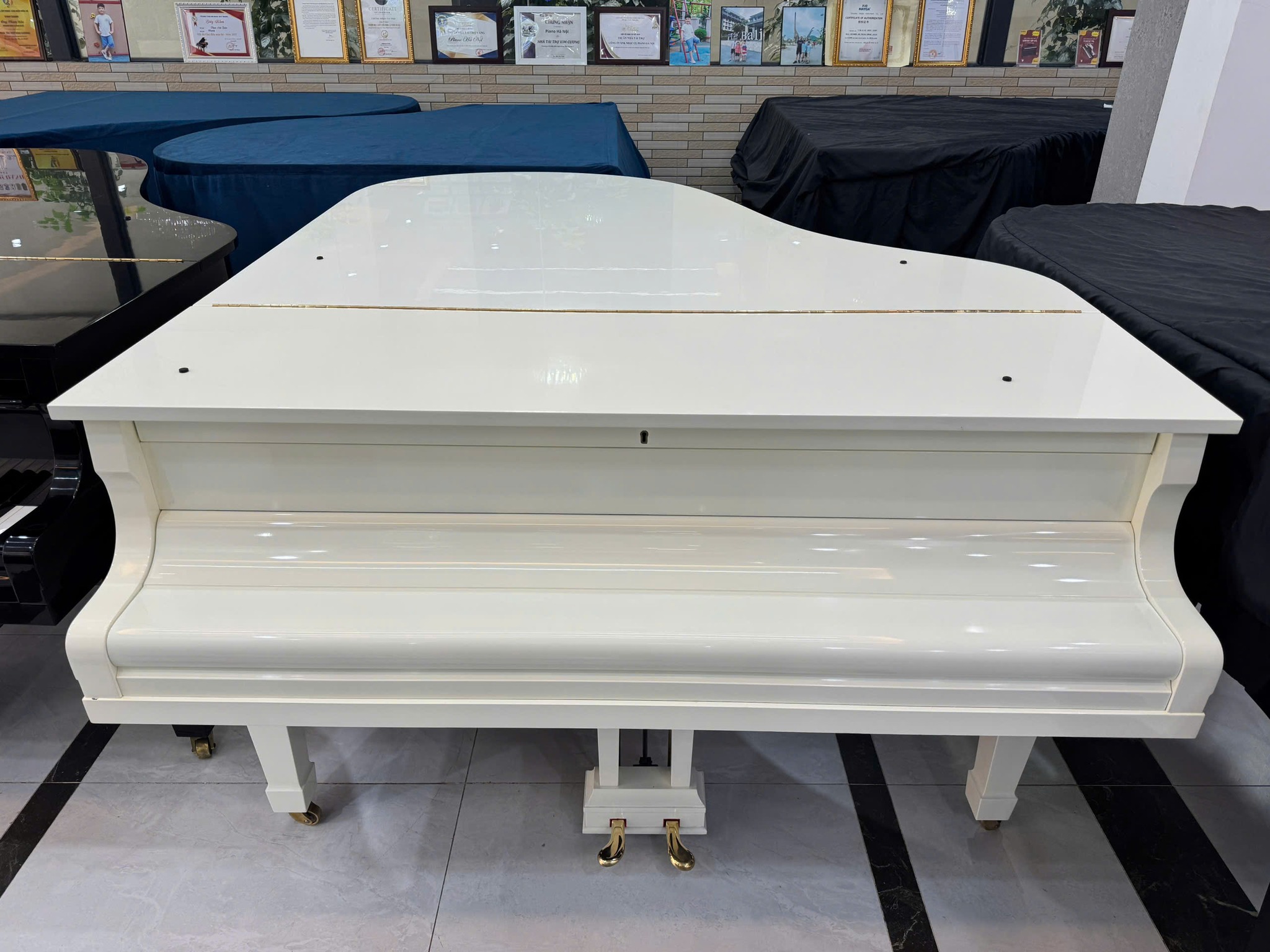 Review KAWAI No.500 WH – Hình ảnh thực tế tại showroom Elite Piano