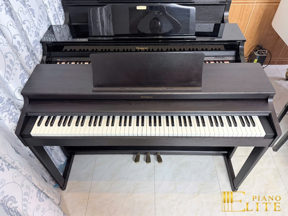 Review ROLAND RP-701 DR (Used) – Hình ảnh thực tế tại showroom Elite Piano