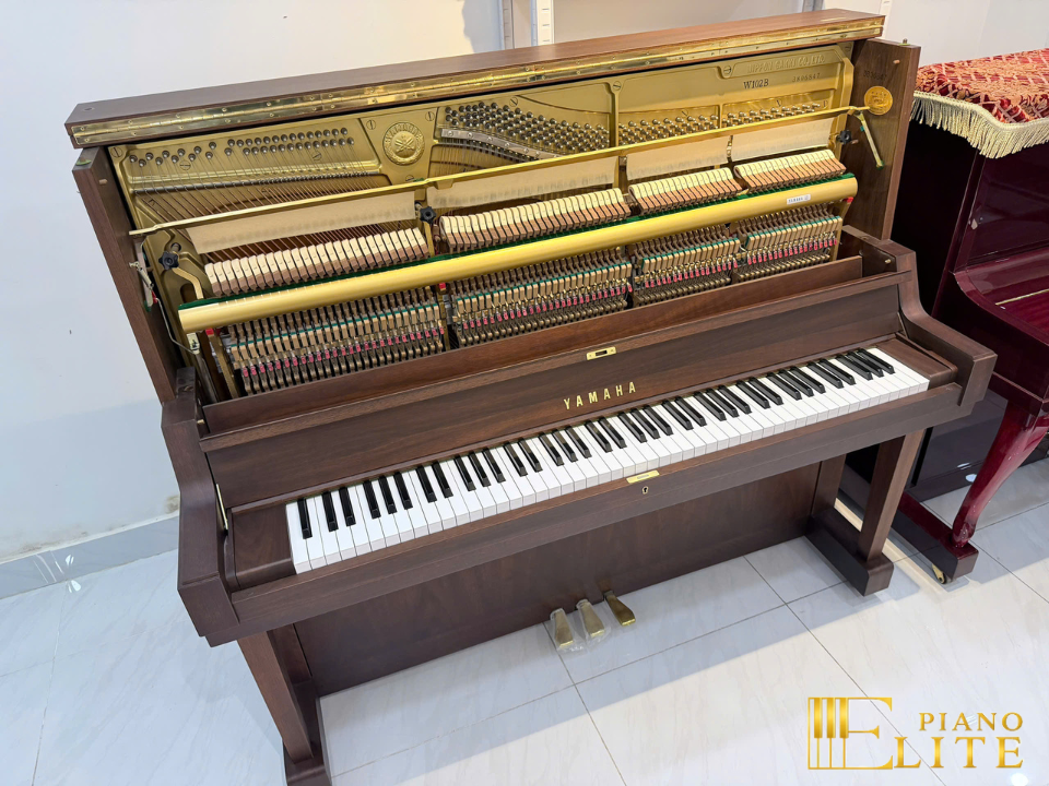 Review YAMAHA W102B – Hình ảnh thực tế tại showroom Elite Piano