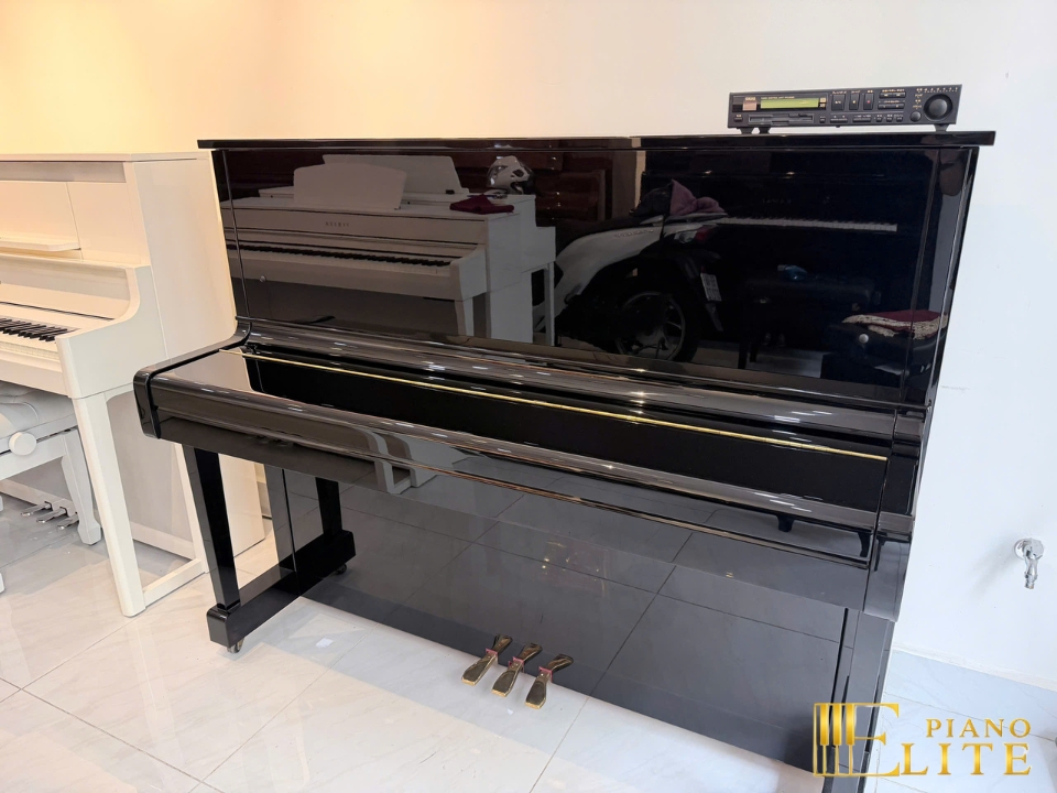 YAMAHA HQ90 SXG – Mặt sau và hệ thống dây đàn Yamaha