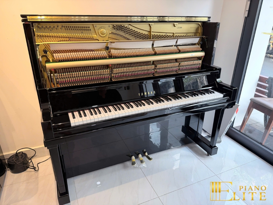 YAMAHA UX500
