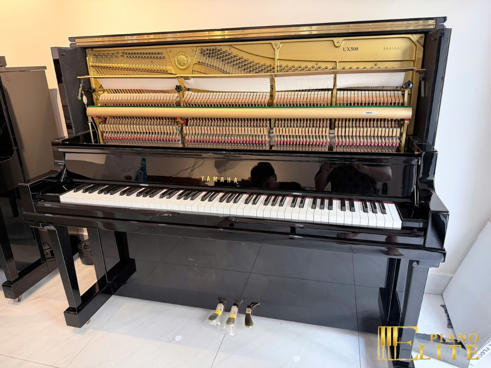 YAMAHA UX500