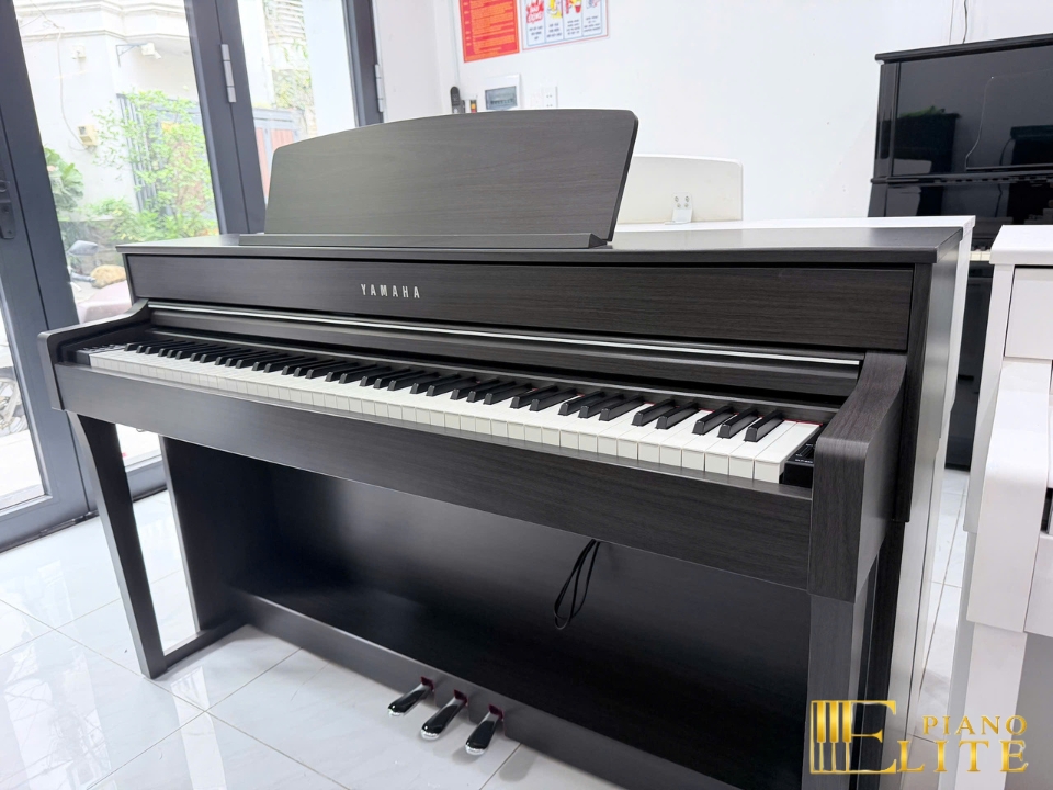 YAMAHA CLP-645 DW – Toàn cảnh thiết kế tại Elite Piano