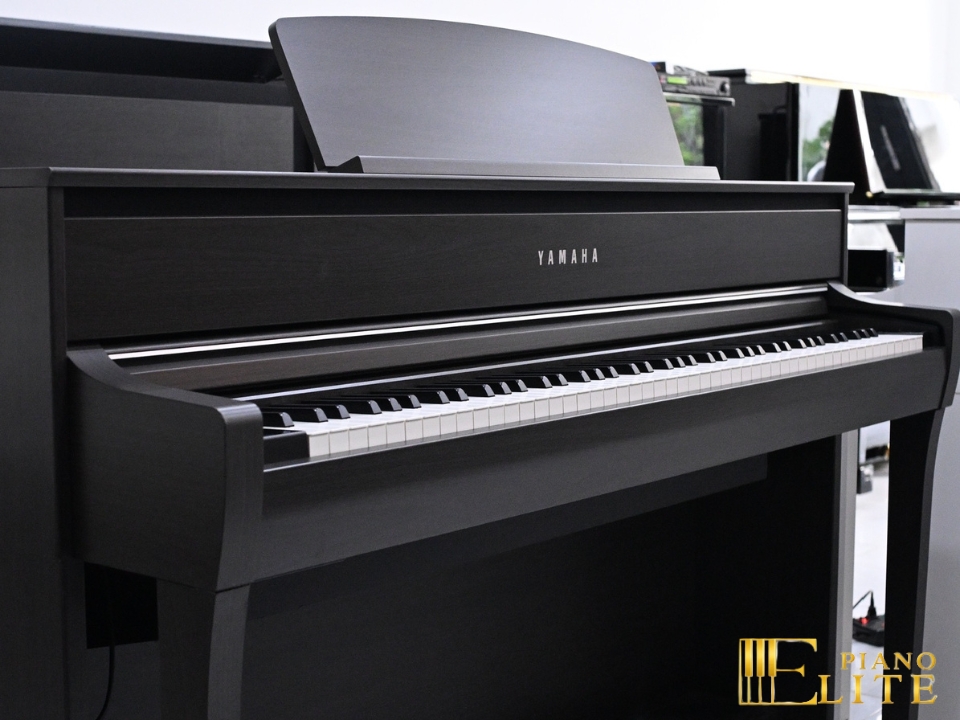 YAMAHA CLP-775 DW (USED) – Ghế đàn và phụ kiện đi kèm