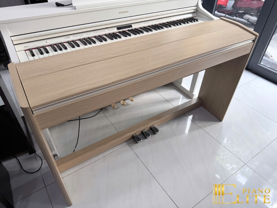 ROLAND F701 LA (USED) – Toàn cảnh thiết kế tại Elite Piano