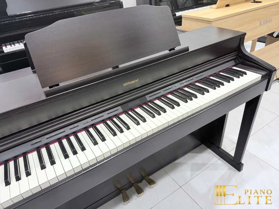 ROLAND HP-603 RW tại Elite Piano TP.HCM – Không gian trưng bày