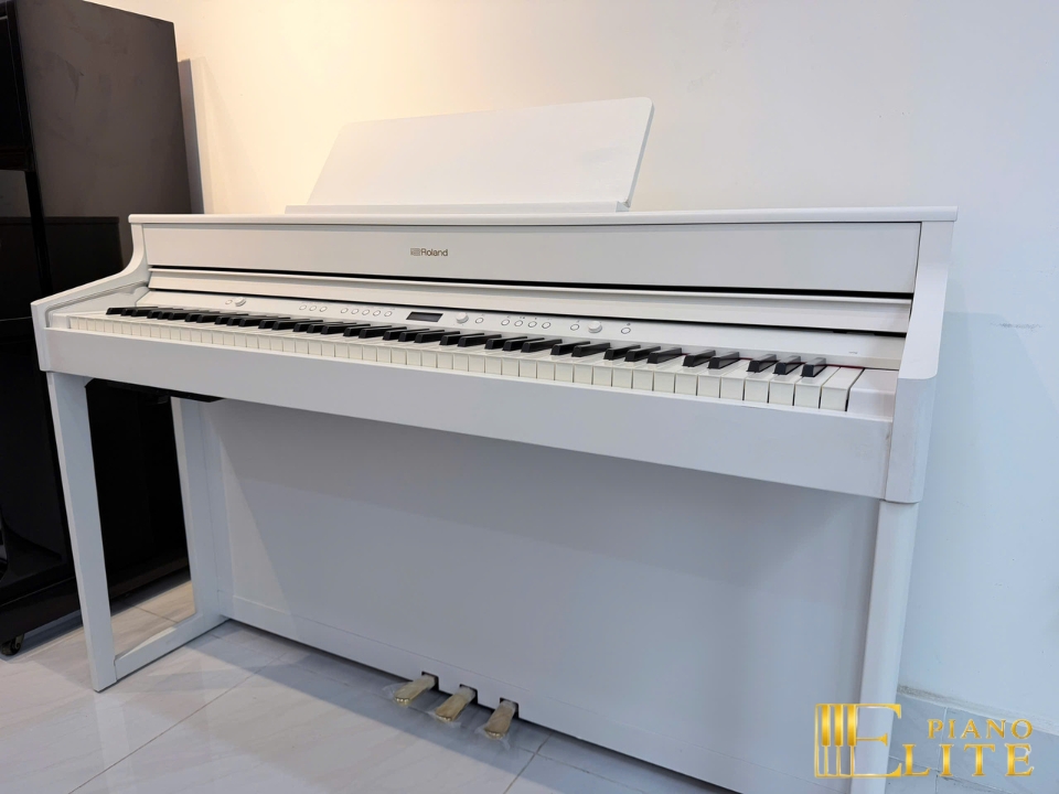 ROLAND HP-702 WH (USED)