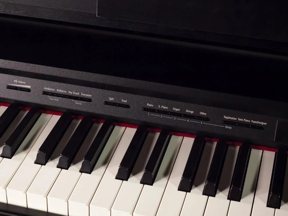 Review ROLAND DP-603 PE – Hình ảnh thực tế tại showroom Elite Piano
